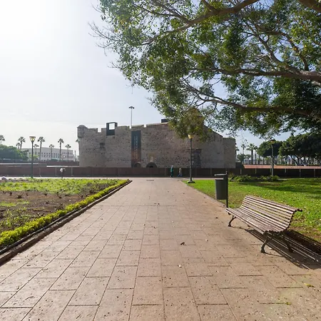 Urban Square 2b12 By Canariasgetaway *